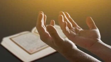 كيف يكون الثناء على الله